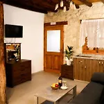 Calais מלון Vouni