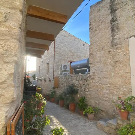 Otel Calais Vouni